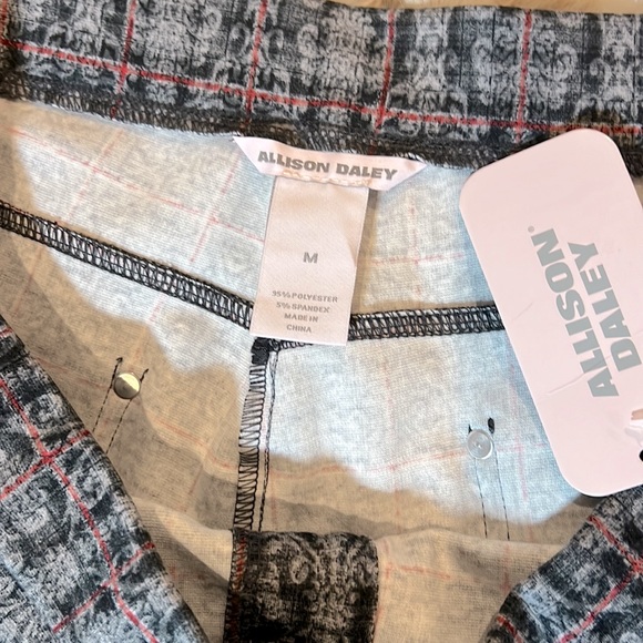 ALLISON DALEY SUPER STRETCH PRINT PANTS GRAY AND RED /SIZE 2XL - Picture 6 of 6